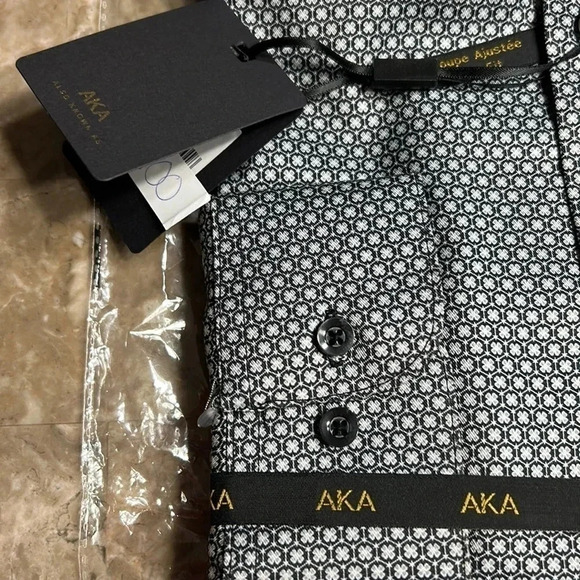 AKA Men shirt,Medium,NWT,slim fit,career , event ,super  silky ,black print,gift - Picture 3 of 8